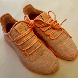 Adidas Tubular Shadow Size 5.5
Vibrant Orange Knit Sneakers
